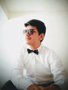 AHMET SİNEKLİ’NİN BİYOGRAFİSİ