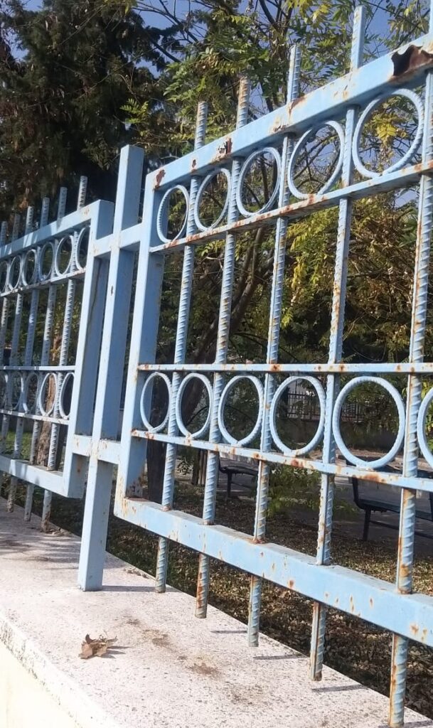 “İnsan Biraz Sırdır”