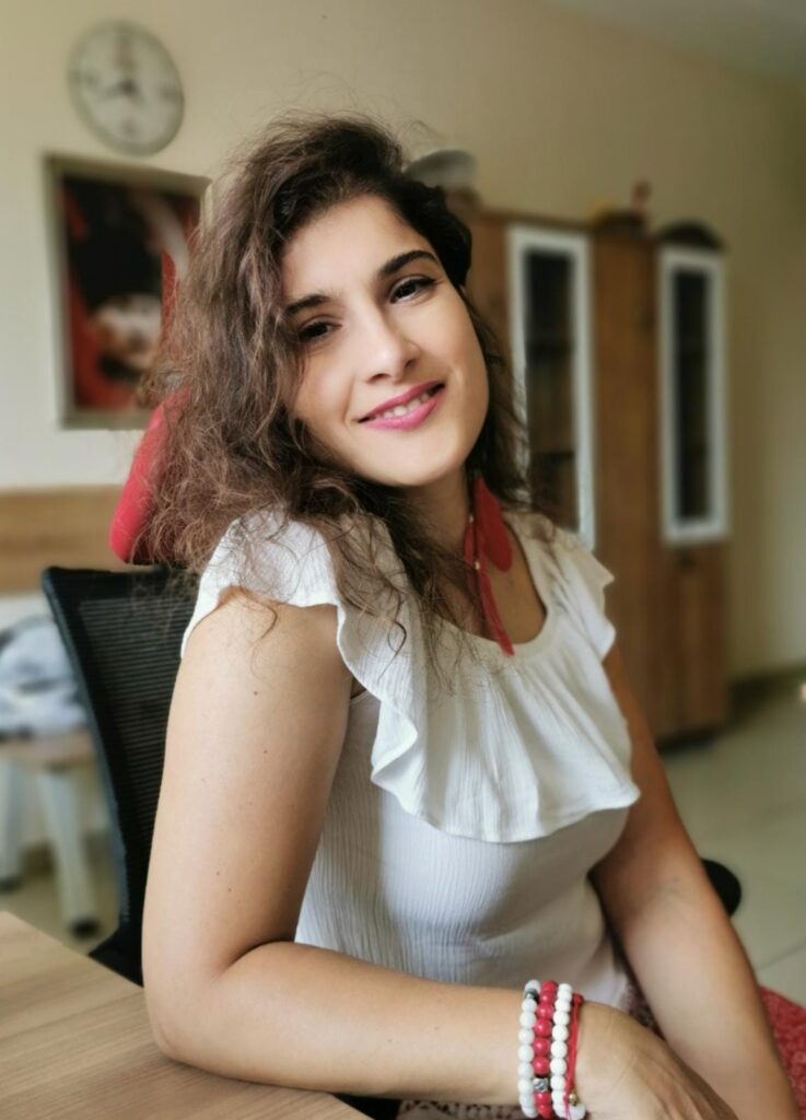 Ressam Berrin İçmeli Korucu ile Röportaj