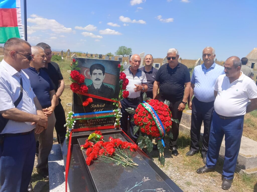 Azerbaycan’da kendi Şehitlerinin Aziz Hatırası Anıldı