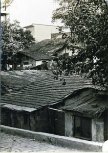GECEKONDU İNSANLARIYDIK